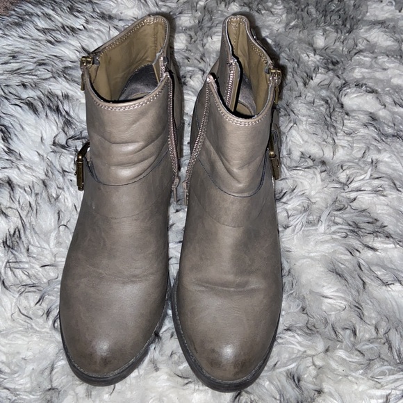 BOOTIES👢😁 - Picture 2 of 2